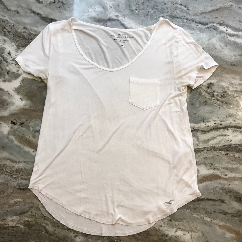 White pocket Tee (Hollister Must have collection)